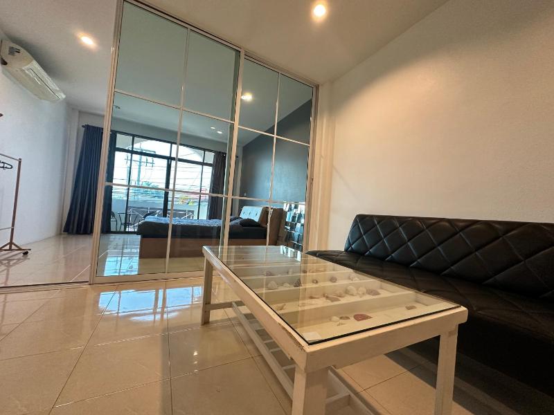 White Corner - image 15