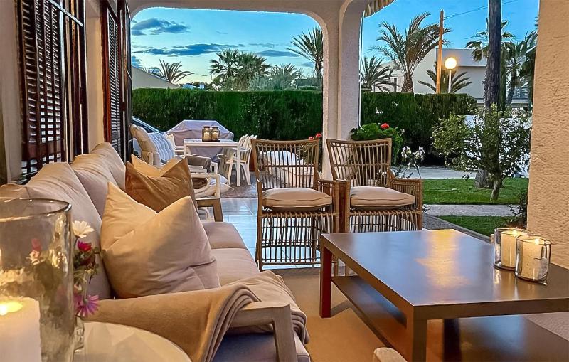 Stunning Home In Orihuela - image 19