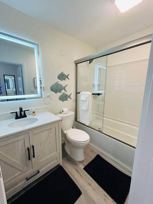 Hi Guest! It’s the upstairs of a cozy duplex. - image 8