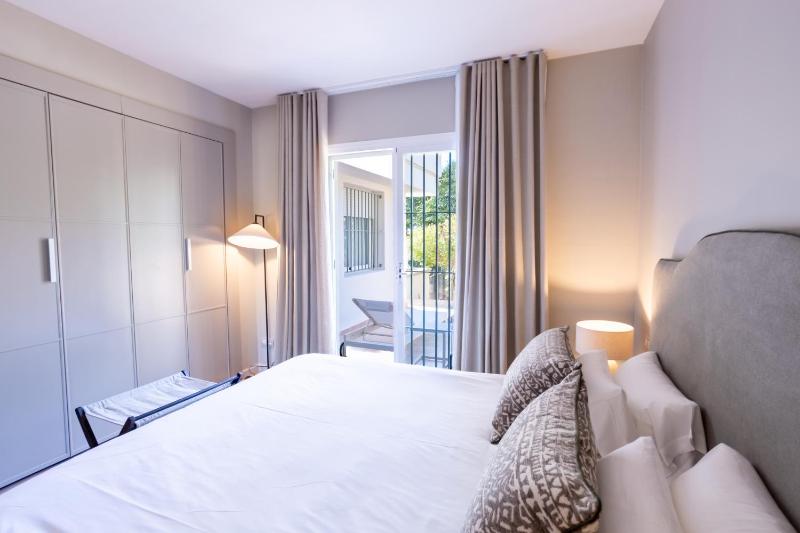 Elviria Hills Living - image 32