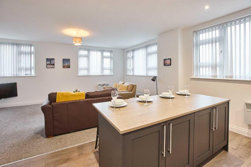 Host & Stay - Promenade Suite - image 24