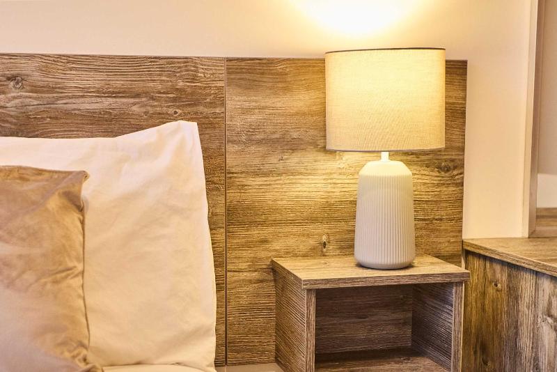 Host & Stay - Illumination Suite - image 22