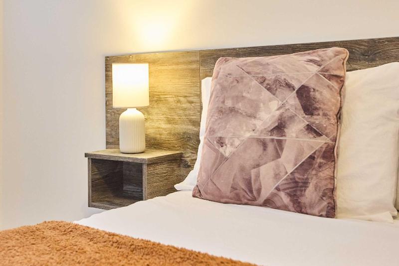 Host & Stay - Promenade Suite - image 12