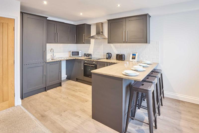 Host & Stay - Sandcastle Apartment - image 10