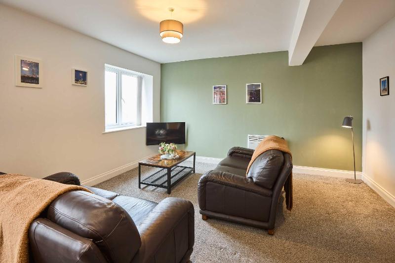 Host & Stay - Tower Suite - image 14