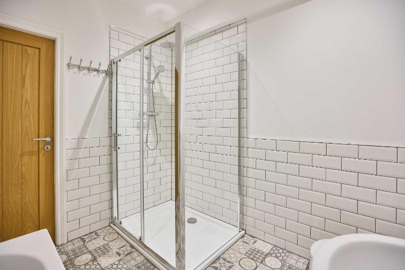 Host & Stay - Tower Suite - image 6