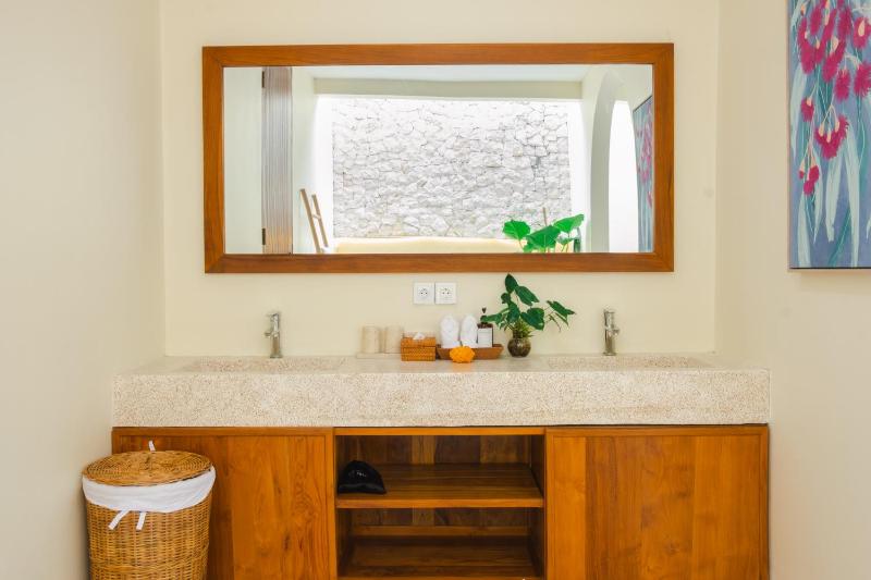 NEW 2BR Minica Villa in the heart of Kayu Aya Oberoi Seminyak walking distance to Beach Shops Restaurants - image 31