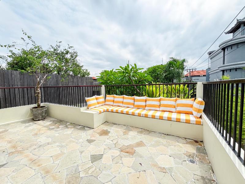 NEW 2BR Minica Villa in the heart of Kayu Aya Oberoi Seminyak walking distance to Beach Shops Restaurants - image 17