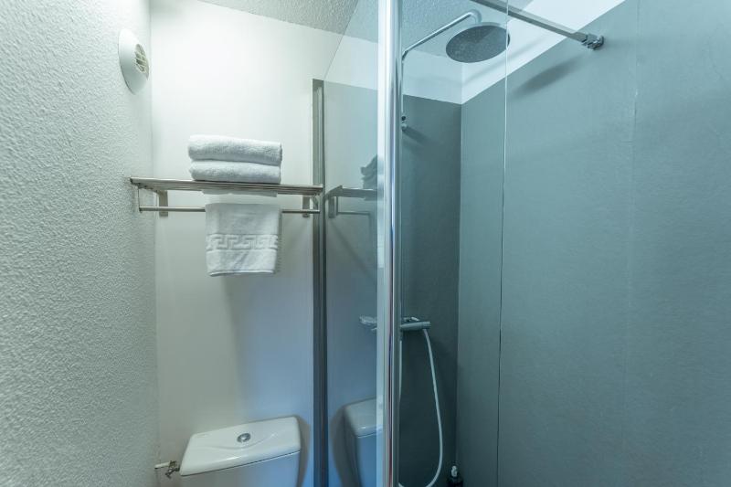 Brit Hotel Essentiel Tours Nord - image 24