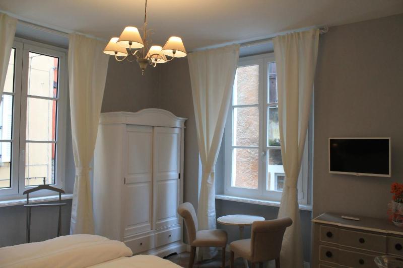 Large Double Room image 3