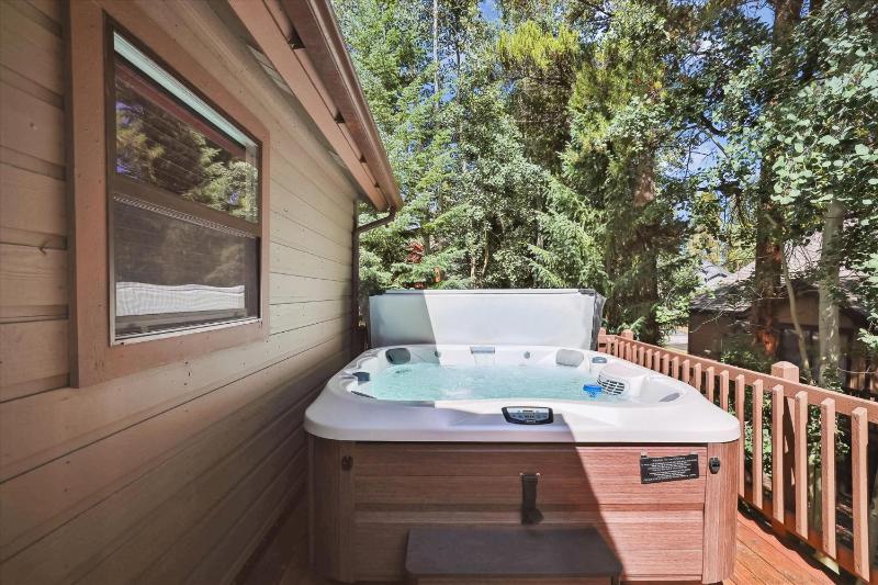 Above it All: Peak 8 Chalet Private Hot Tub & Fireplace Near Shuttle! - image 7