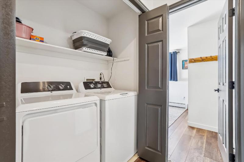 Above it All: Peak 8 Chalet Private Hot Tub & Fireplace Near Shuttle! - image 12