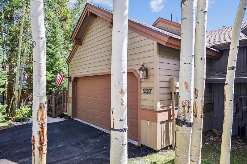 Above it All: Peak 8 Chalet Private Hot Tub & Fireplace Near Shuttle! - image 30