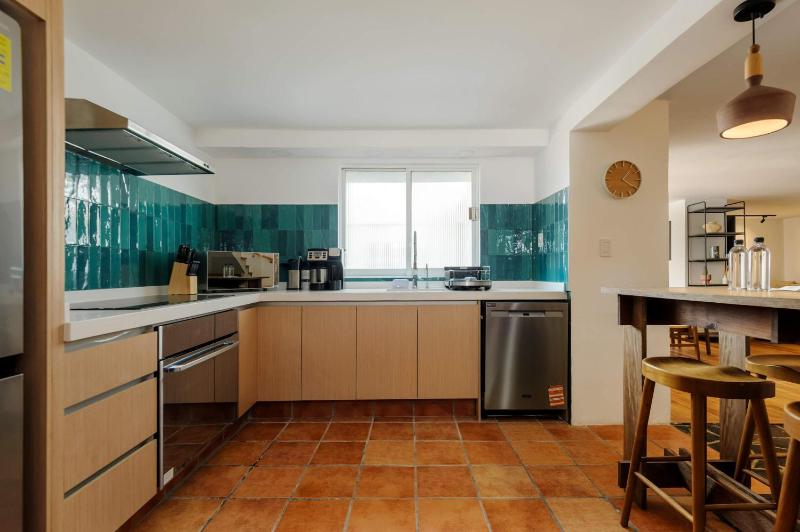 Amazing 4BR with Terrace & Jacuzzi in Juarez - image 19