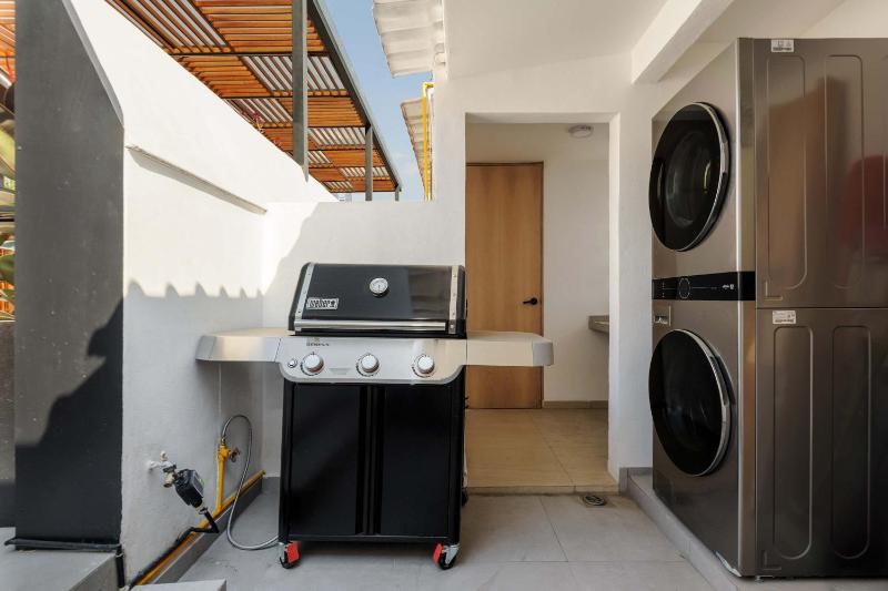 Amazing 4BR with Terrace & Jacuzzi in Juarez - image 16