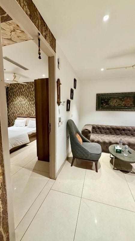 Luxury Studios Key 5 - 2 BHK Fully Furnished Apartment - image 1