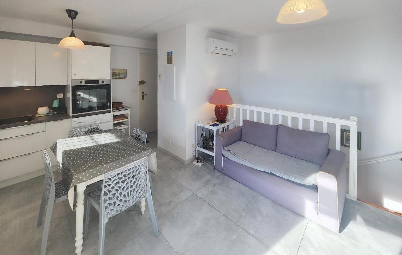 2 Bedroom Lovely Apartment In Fleury D'aude - image 24