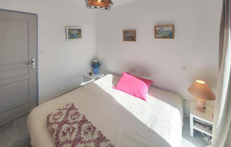 2 Bedroom Lovely Apartment In Fleury D'aude - image 15
