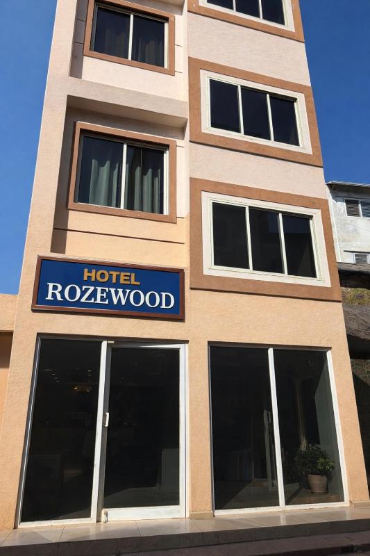 Hotel rosewood plaza - Mahabaleshwar  Couple & Family Stay Rooms with Free Wi-Fi - image 14