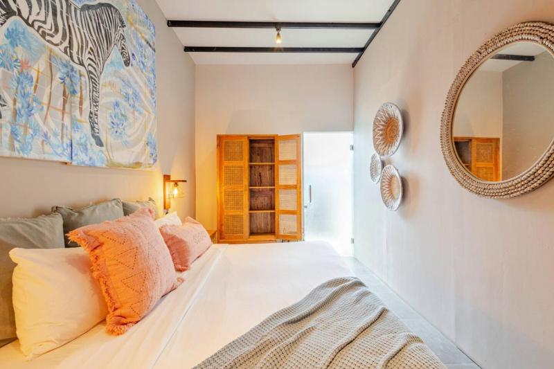 6BR Luxe Pool Villa Seminyak Group Escape - image 9