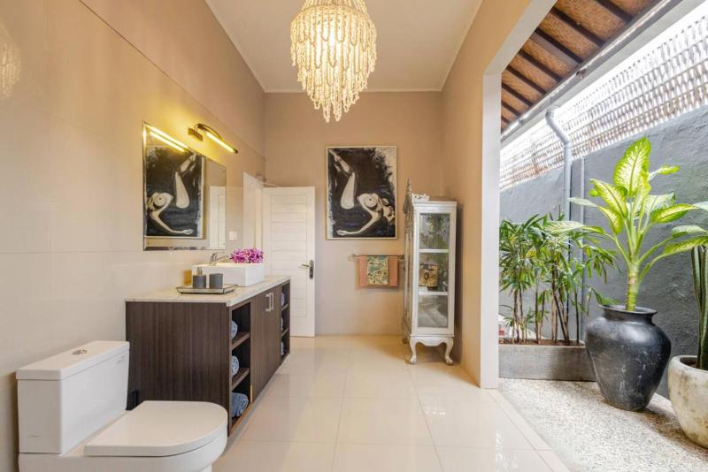 6BR Luxe Pool Villa Seminyak Group Escape - image 36