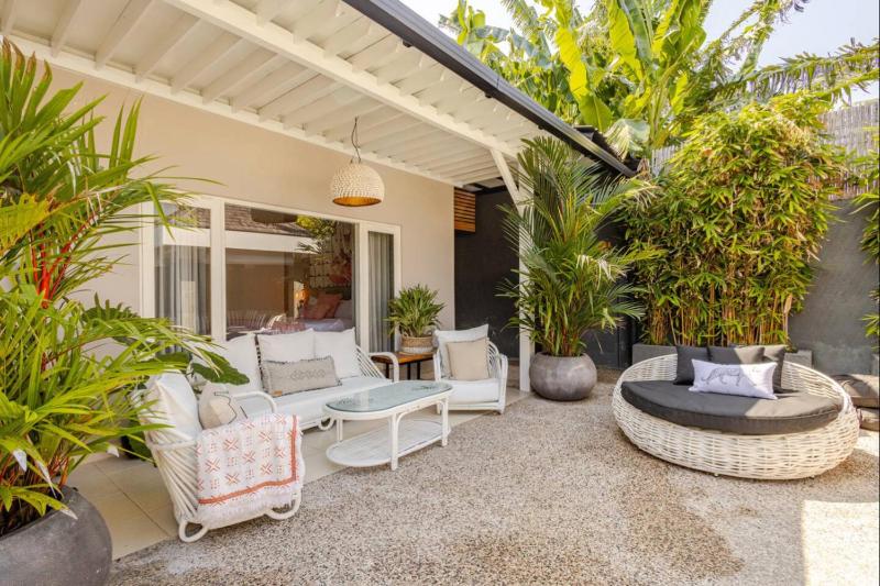 6BR Luxe Pool Villa Seminyak Group Escape - image 18