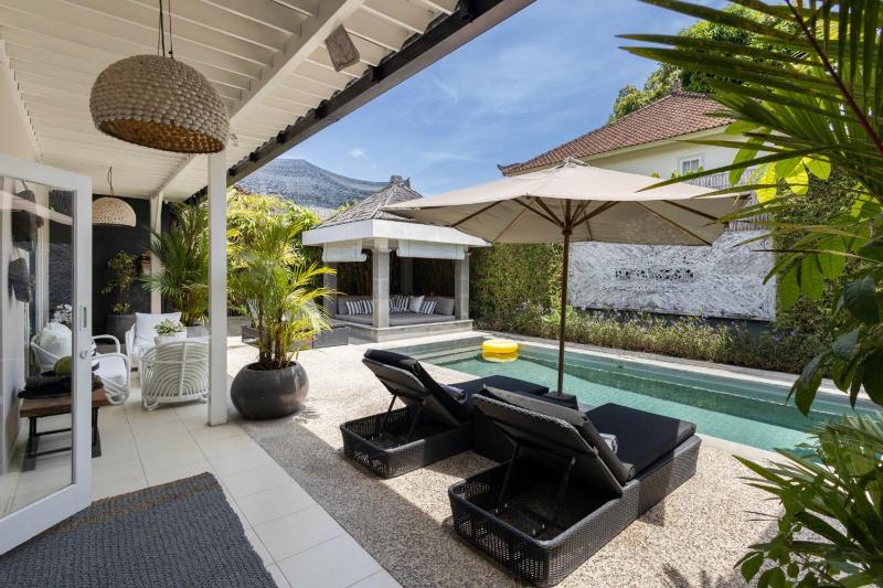 6BR Luxe Pool Villa Seminyak Group Escape - image 50