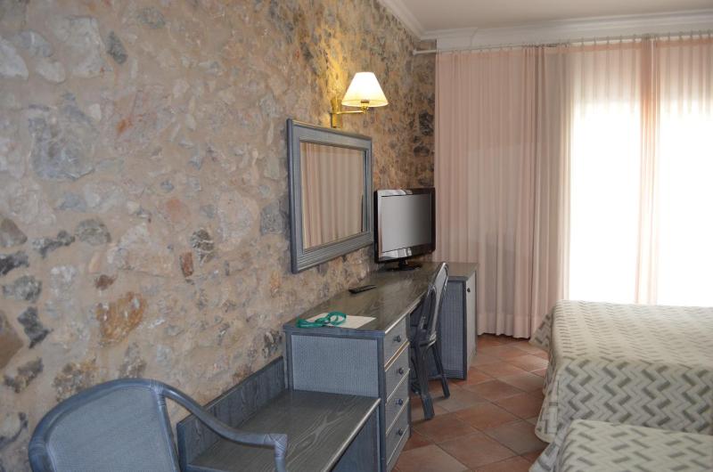 Double or Twin Room image 2