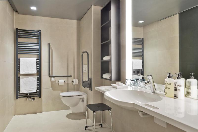 Junior Suite image 2