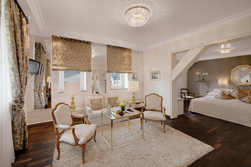 Junior Suite image 2