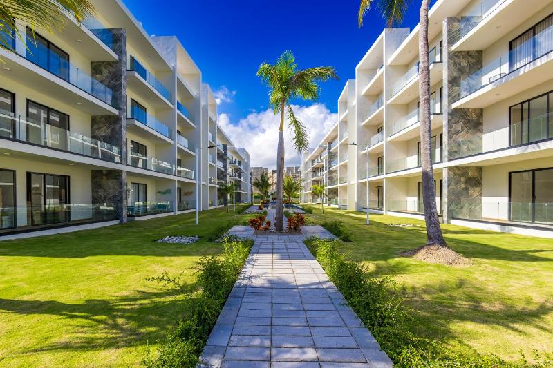 Stylish 1BR Apartment Near Bávaro Beach Pool View - image 13