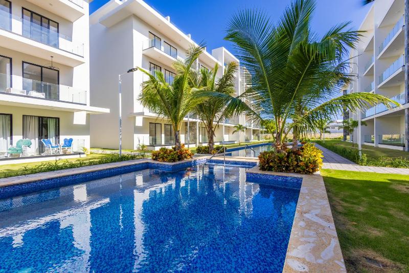 Stylish 1BR Apartment Near Bávaro Beach Pool View - image 11