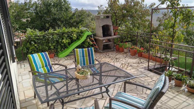 One-Bedroom Apartment with Patio image 2