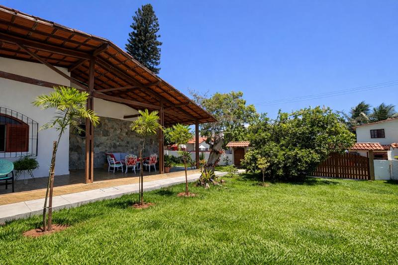 Casa da Vila charmosa e espaçosa fica a 150 metros da praia das castanheiras - image 16