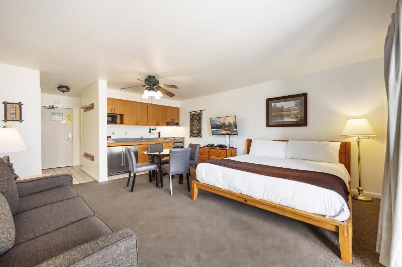 Cozy King Studio w/Lake View #145 at Donner Lake Village - image 3