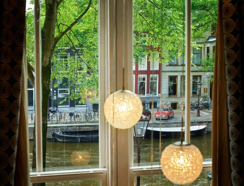 Superior Split-level Room with Canal View image 2