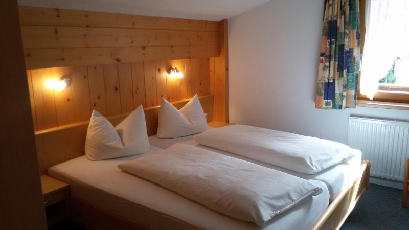 Two-Bedroom Apartment with Balcony image 4
