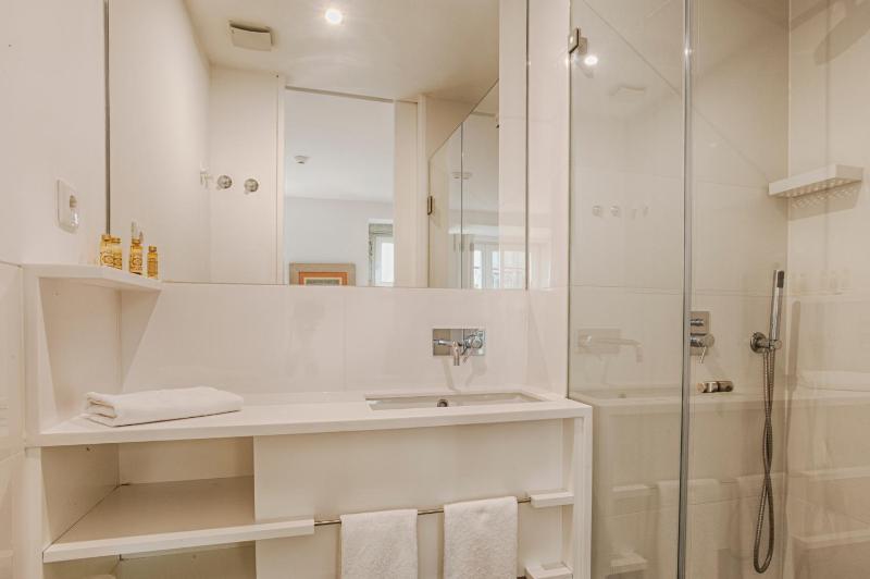 Double or Twin Room with Street View image 3