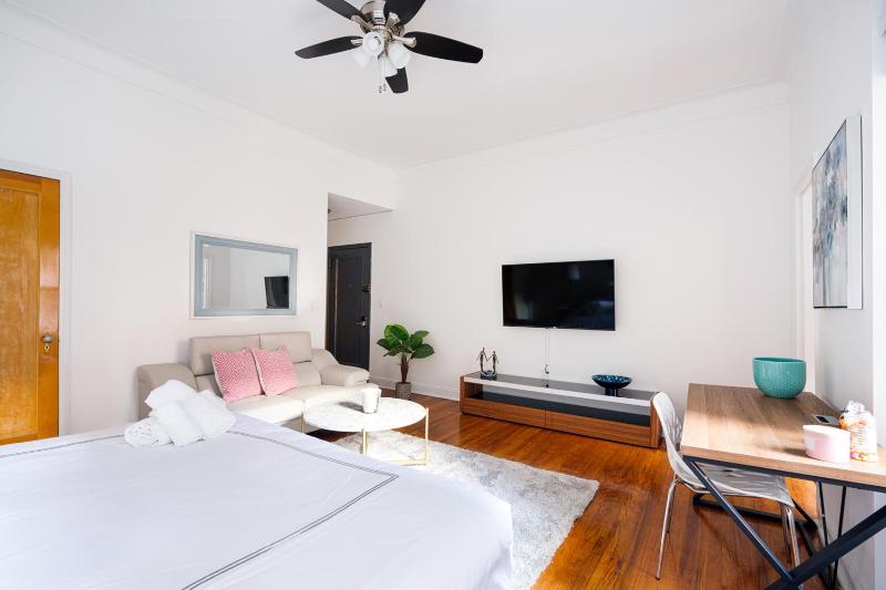 Bright and Comfy Studio in NYC - image 7