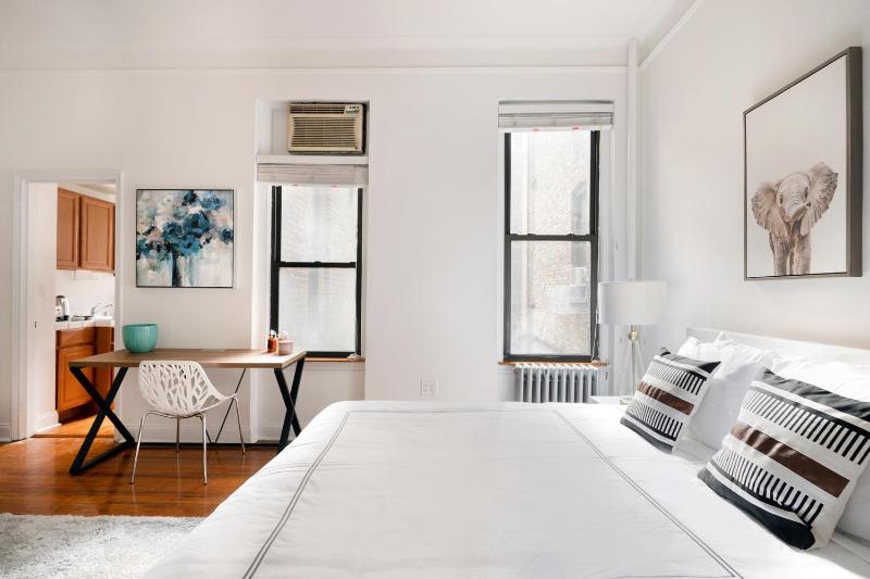 Bright and Comfy Studio in NYC - image 6