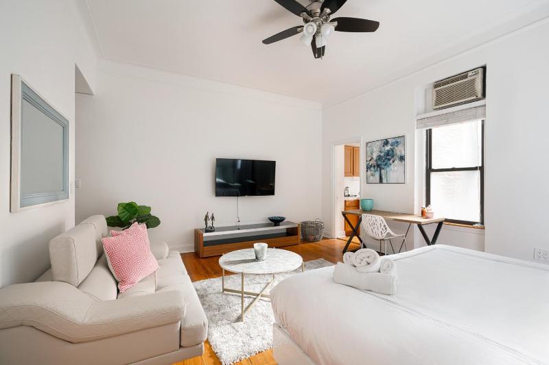 Bright and Comfy Studio in NYC - image 10