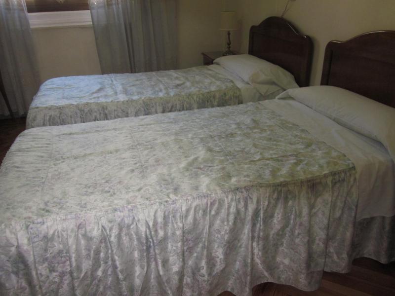 Double or Twin Room image 4