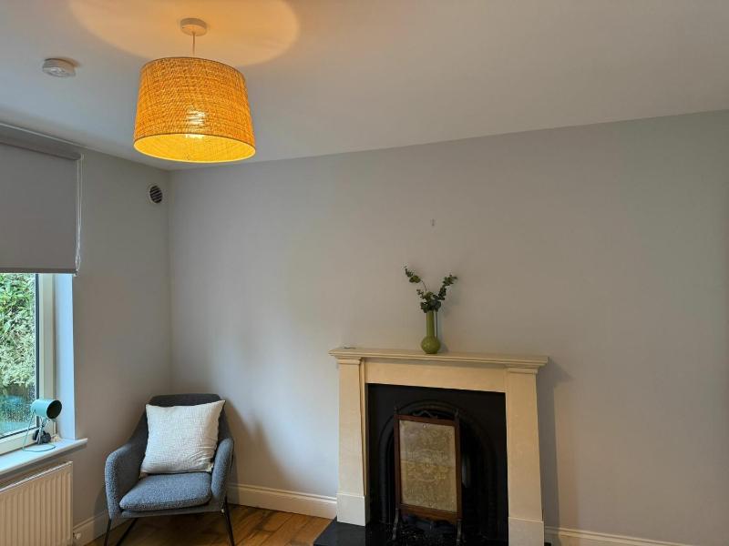 Bright 2BDR Home in Blackrock Cork - image 8