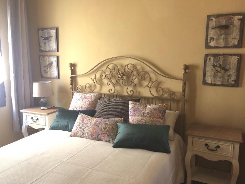 Apartamentos Coliseo - Living Toledo - image 15