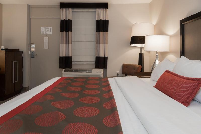 Queen Room - Mobility Access/Non-Smoking image 2