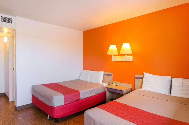 Quadruple Room - Non-Smoking image 4
