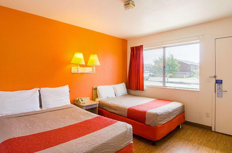 Quadruple Room - Disability Access image 3