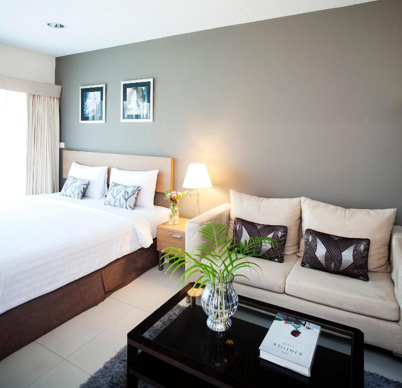 Studio Superior image 1