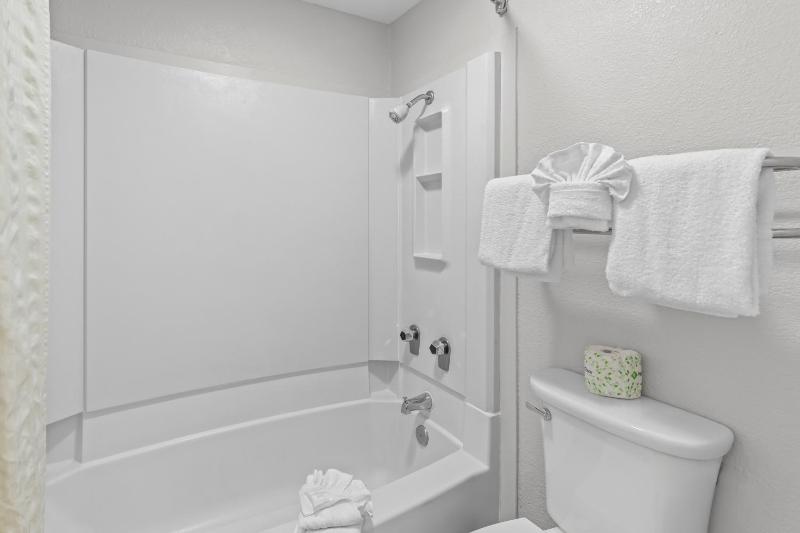 Americas Best Value Inn Austin- University - image 5