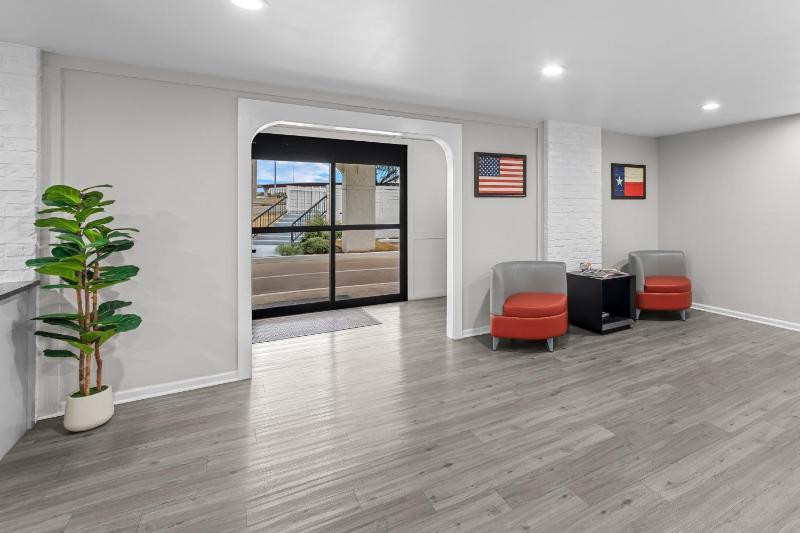Americas Best Value Inn Austin- University - image 8